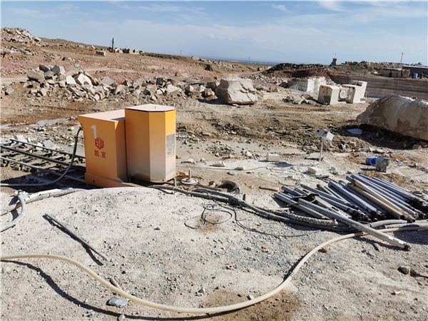 長沙凱發(fā)超硬材料科技有限公司,長沙礦山石材開采設備銷售,長沙金剛石繩鋸機銷售,金剛石串珠繩生產(chǎn)銷售，水平鉆機生產(chǎn)銷售